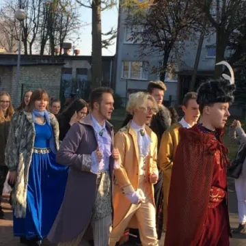 Happening Teatru Źródło „Z Niepodległą w sercu”