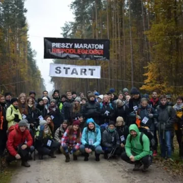 Wystartował V Pieszy Maraton Niepodległości