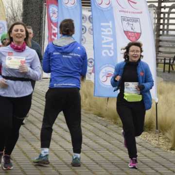 [WIDEO] Glinianki parkRUN w Radomsku. Bieg dla zdrowia i WOŚP 2025