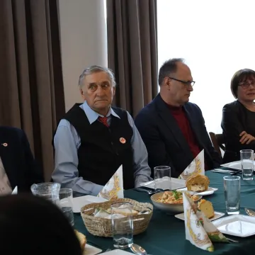 Świąteczne serca otwarte dla innych. Spotkanie PCK w Oranżerii