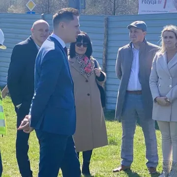 Wbito symboliczną łopatę. W Radomsku ruszyła budowa bloków SIM