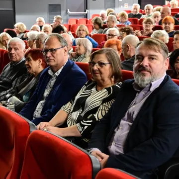 UTW „Wiem Więcej” zaprosił na benefis „Moniuszkowców”