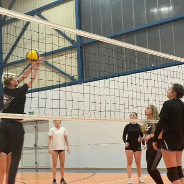 Dark Team na czele ligi siatkówki kobiet