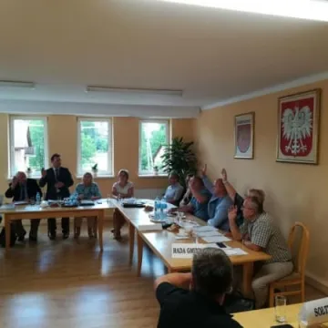 W Dobryszycach wójt bez absolutorium