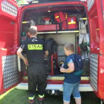 Barwny korowód z okazji Dnia Dziecka