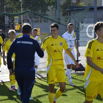 Wygrana lidera tabeli. RKS Radomsko pewnie pokonał Stal Niewiadów