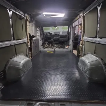 Nowy samochód w OSP w Pławnie. Strażacy złożyli go z dwóch pojazdów