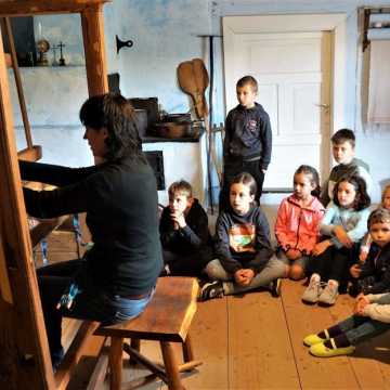 Muzeum zorganizowało dla dzieci warsztaty tkackie