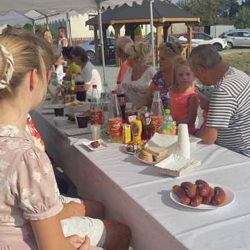 [WIDEO] Rodzinny piknik w Pratkowicach – wspólne zakończenie lata i integracja mieszkańców