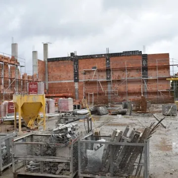 Zobacz, jak powstaje hala sportowa w Kamieńsku