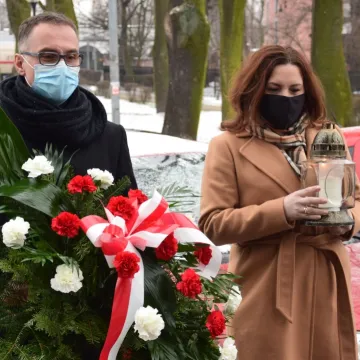 Władze Radomska i powiatu upamiętniły Ofiary Holocaustu