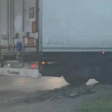 Mieszkańcy alarmują: Ciężarówki rozjeżdżają ul. Norwida w Radomsku