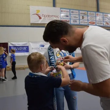 METPRIM Volley Radomsko gra i pomaga