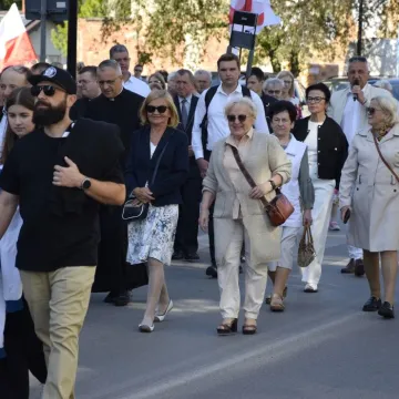 „Życie Łączy”. Mieszkańcy Radomska w Marszu dla Życia i Rodziny