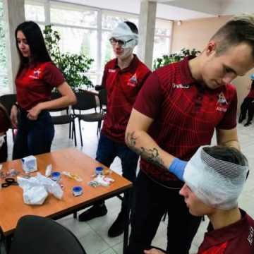 Uczniowie klasy rehabilitacyjno-zdrowotnej z „Mechanika” gotowi nieść profesjonalną pomoc 