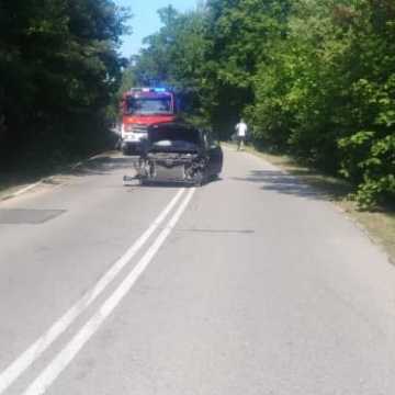 Zderzenie motocykli z osobówką na drodze Karsy - Rędziny