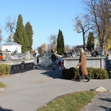 Uroczystość Wszystkich Świętych. Cmentarz Stary w Radomsku