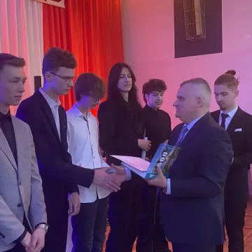 Elektryk pożegnał absolwentów. Teraz czas na maturę