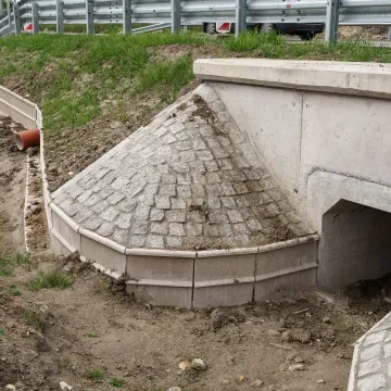 Budowa nowej drogi w  Bąkowej Górze na ostatniej prostej