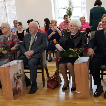 Złoci małżonkowie uhonorowani medalami