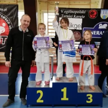Złoty team Klubu Karate Radnori