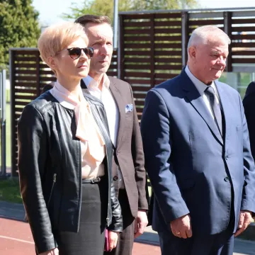 W ZSP nr 1 w Radomsku odsłonięto Dąb Pamięci