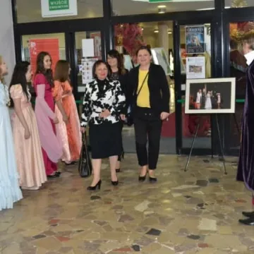 18 lat Teatru Źródło