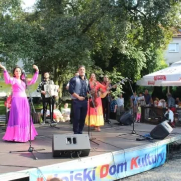 Romskie melodie na placu 3 Maja