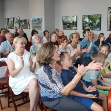 Koncert biskupa Antoniego Długosza dla Koniczynki w Muzeum