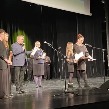 Koncert „Radomsko dla Ukrainy” w MDK w Radomsku