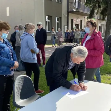 Protest mieszkańców nic nie dał. Ośrodek zdrowia w Ładzicach zlikwidowany. Zastąpi go prywatna placówka