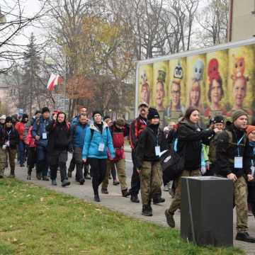 96 śmiałków na starcie IX Pieszego Maratonu Niepodległości