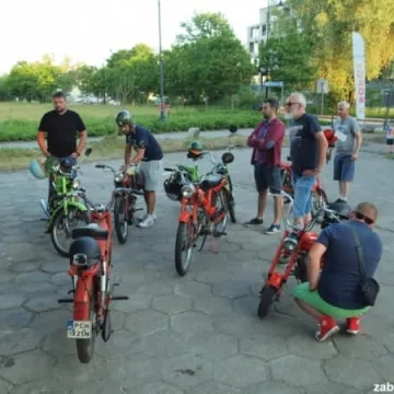 Pojechali komarami przez Polskę 