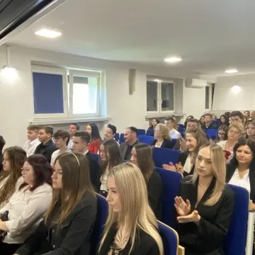 To był ich dzień. Maturzyści z ZSDiOŚ oficjalnie zakończyli szkołę