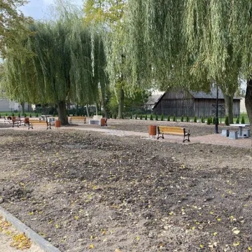 W Dobryszycach powstaje nowy skwer