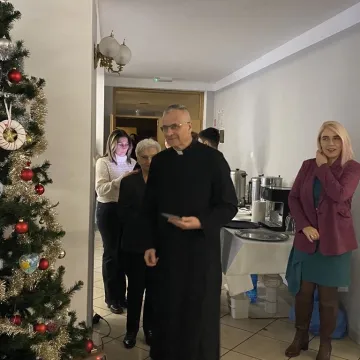 W Radomsku znów zasiedli do wspólnej Wigilii. 150 osób przy jednym stole