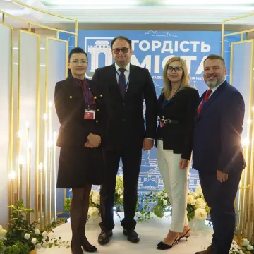 Władze powiatu radomszczańskiego na urodzinach miasta Równe