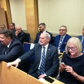 Wybór marszałka z awanturą w tle