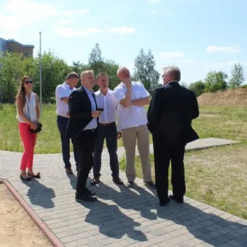 Sprawdzili jak wyglądają place zabaw w Radomsku