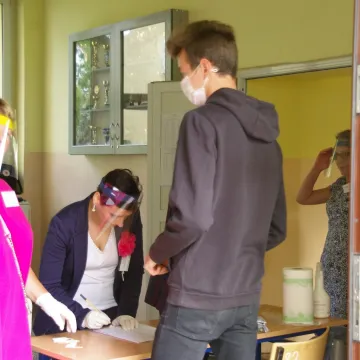 Ósmoklasiści rozpoczęli egzaminy