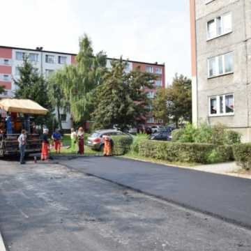 Już jest asfalt na ulicy Dąbrówki i Władysława Hermana