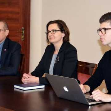 Posłanka Sowińska spotkała się z samorządowcami z Radomska