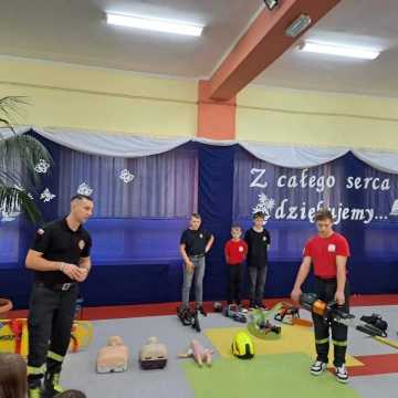 Strażacy z Kamieńska uczyli pierwszej pomocy