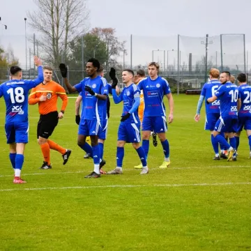 Lider nie zawiódł. RKS pewnie wygrywa z Omegą Kleszczów