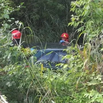 Wjechał do Radomki. Kierowca zasłabł za kierownicą