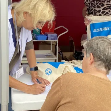 Szczepieniobus zaparkował w Radomsku