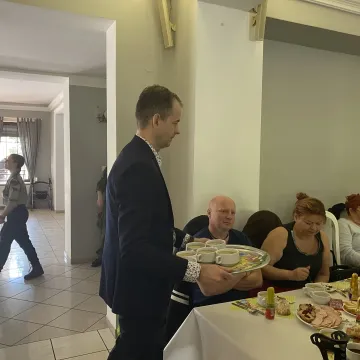 Wielkanoc bez samotności. W Radomsku nikt nie był sam