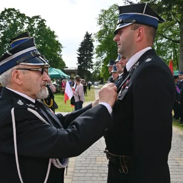 Nowy wóz i odznaczenia. Jubileusz OSP Dmenin