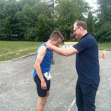 Ponad setka biegaczy stanęła na starcie biegu ulicznego w Radomsku