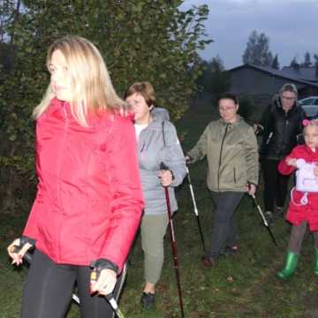 Spacery Nordic Walking zintegrowały mieszkańców południowo-zachodniej części gminy Radomsko